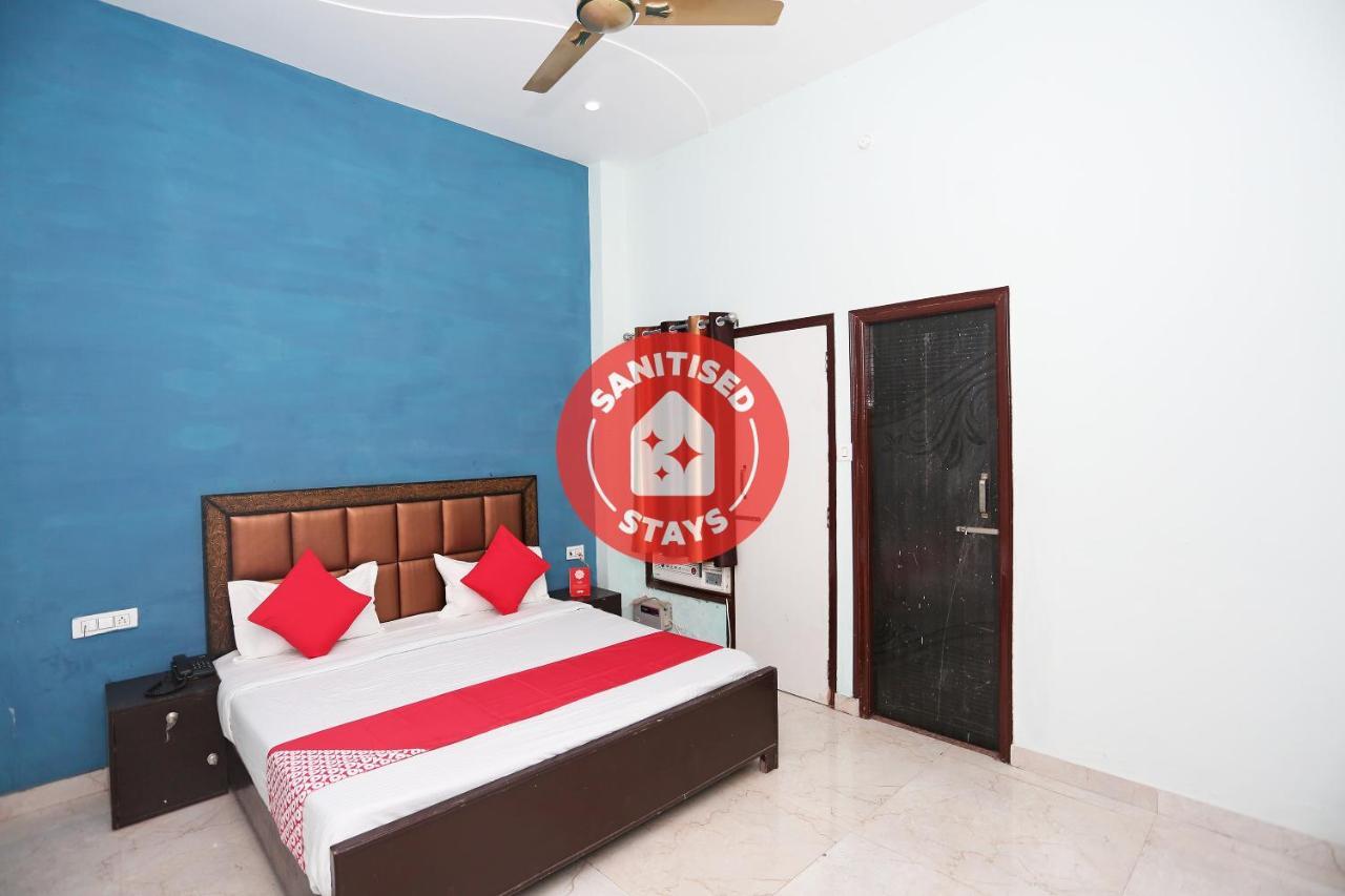 Oyo 29517 Hotel Barsana Palace Chhata Екстер'єр фото
