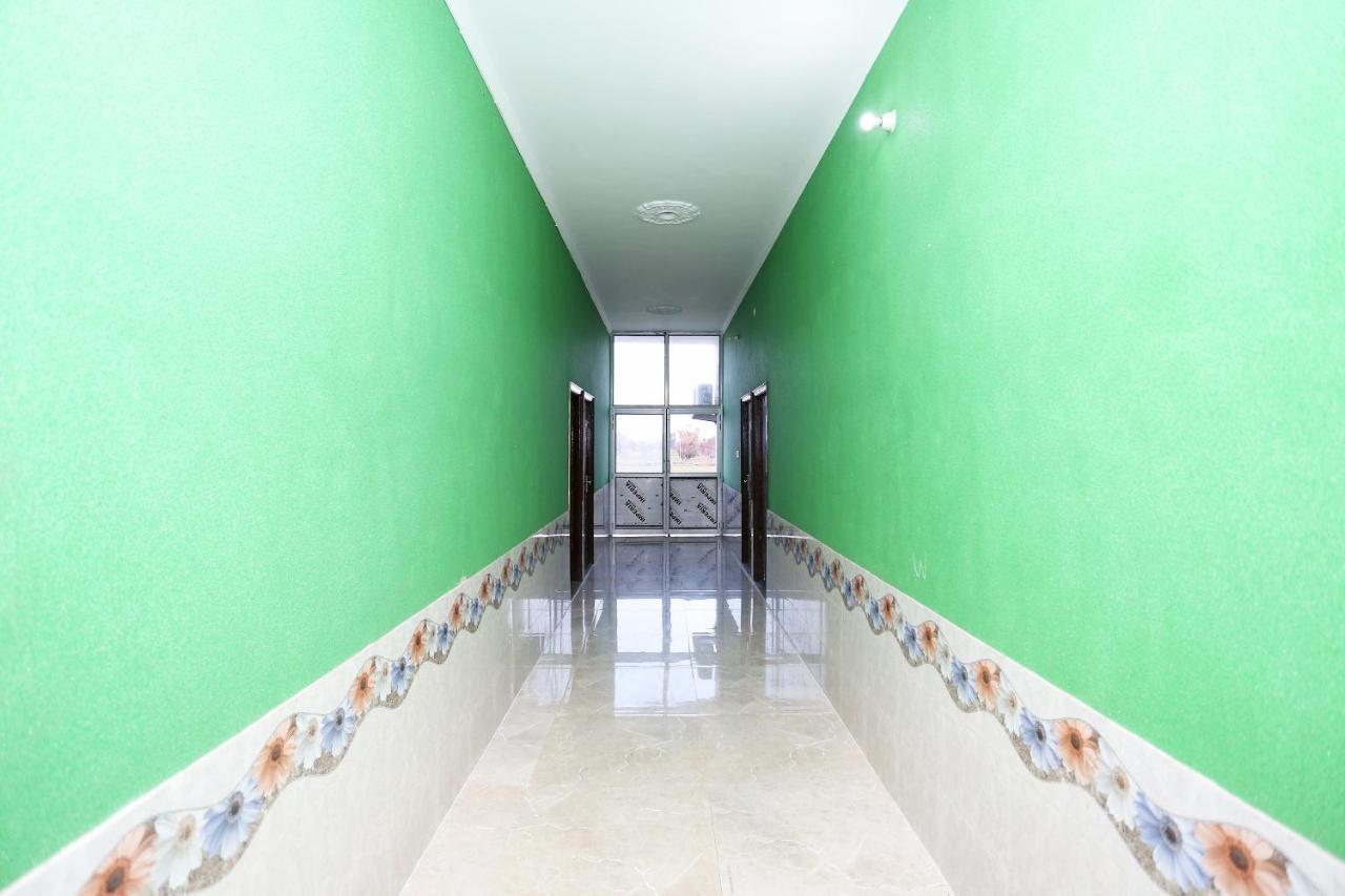 Oyo 29517 Hotel Barsana Palace Chhata Екстер'єр фото