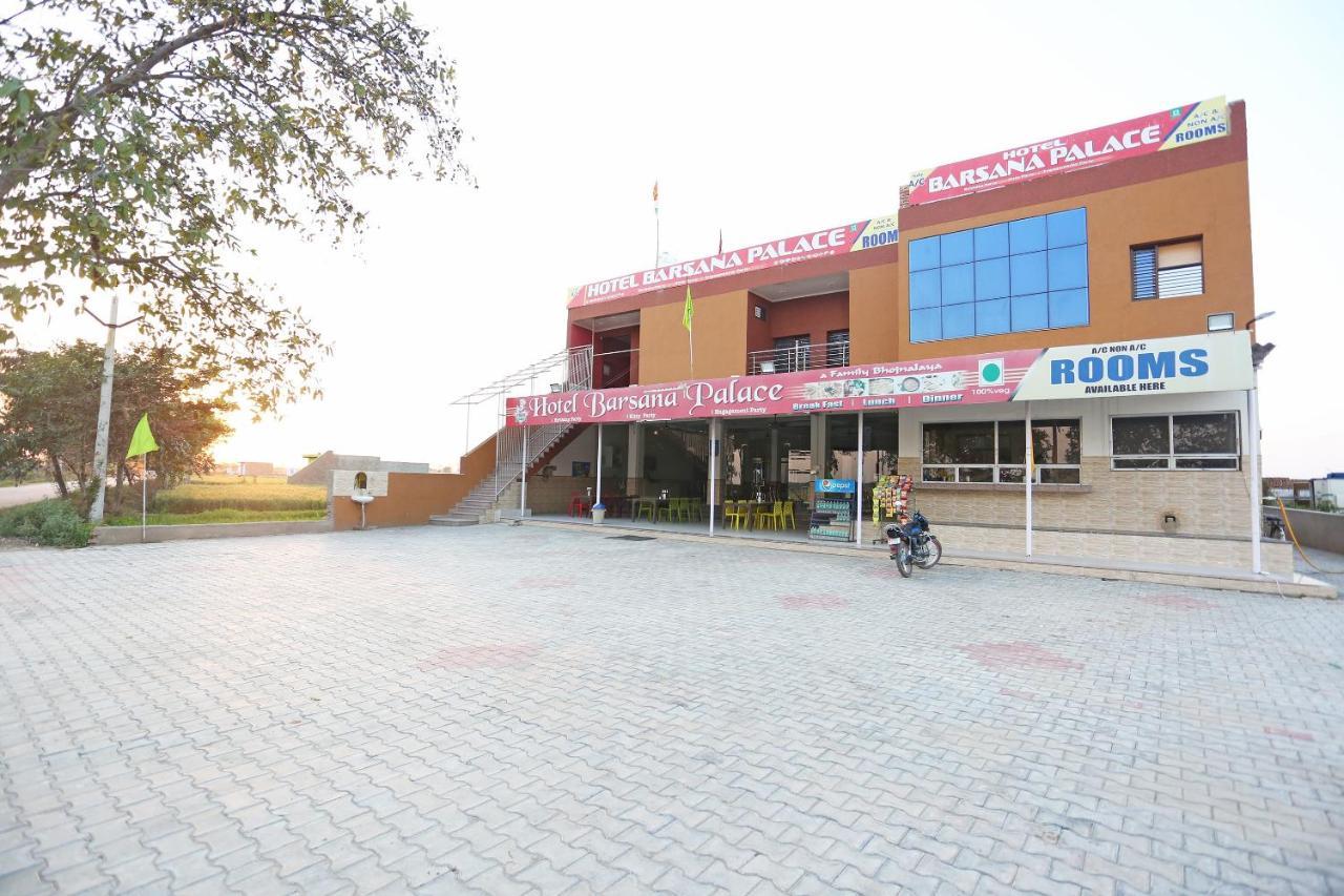 Oyo 29517 Hotel Barsana Palace Chhata Екстер'єр фото